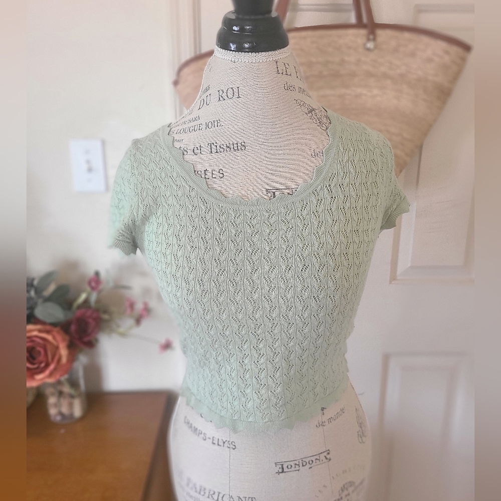 Blu pepper light green summer crop top size large